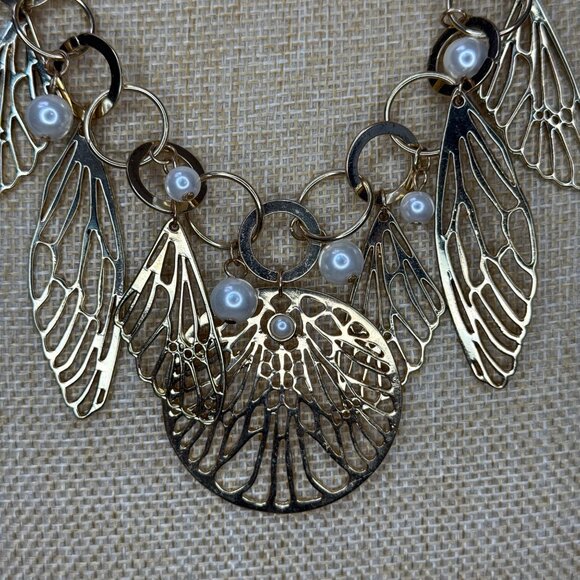 Jessica Simpson Gold-Tone Necklace With Wing Charms & Faux Pearl Accents Chain - Picture 3 of 9